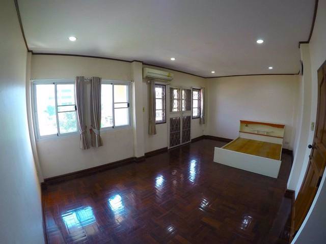 ให้เช่าทาวน์โฮม-3-ชั้น-เนื้อที่-24-ตรว-ทำเลดี-เหมาะเป็นออฟฟิศและที่อยู่อาศัย-ใกล้-bts-พระโขนง