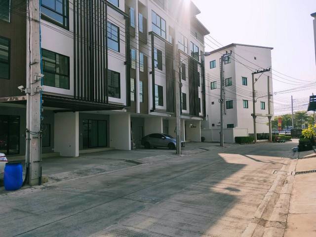 ให้เช่าโฮมออฟฟิศ-4-ชั้น-เหมาะทำเป็นสำนักงาน-โครงการไอฟีล-บางนา-หลังมุม-เนื้อที่-21-ตรว-ใกล้เม