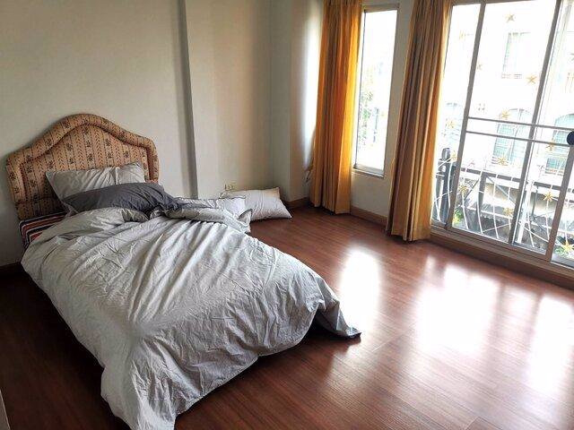 ให้เช่าทาวน์เฮาส์-3-ชั้น-พื้นที่ใช้สอย-200-ตรม-หมู่บ้านกลางเมือง-ศรีนครินทร์-24-เหมาะทำโฮมออฟฟิต