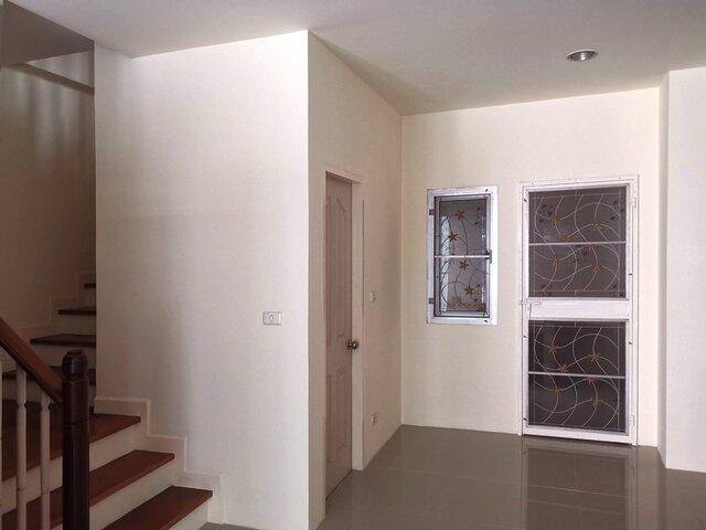 ให้เช่าทาวน์เฮาส์-3-ชั้น-พื้นที่ใช้สอย-200-ตรม-หมู่บ้านกลางเมือง-ศรีนครินทร์-24-เหมาะทำโฮมออฟฟิต