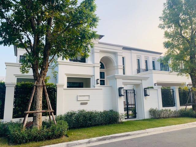 ขายบ้านเดี่ยวสุดหรู-โครงการแสนสิริ-พัฒนาการ-เนื้อที่-246-ตรว-4-นอน-5-น้ำ-ออกแบบสไตล์อังกฤษ