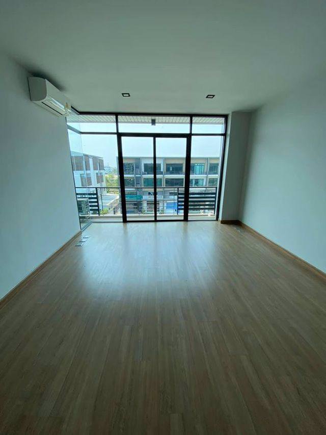 ให้เช่าโฮมออฟฟิศ-3-ชั้นครึ่ง-โครงการ-h-cape-bizsector-อ่อนนุช-โฮมออฟฟิศ-เดินทางสะดวกใกล้