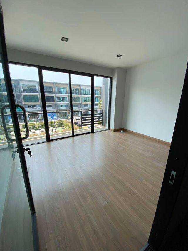 ให้เช่าโฮมออฟฟิศ-3-ชั้นครึ่ง-โครงการ-h-cape-bizsector-อ่อนนุช-โฮมออฟฟิศ-เดินทางสะดวกใกล้