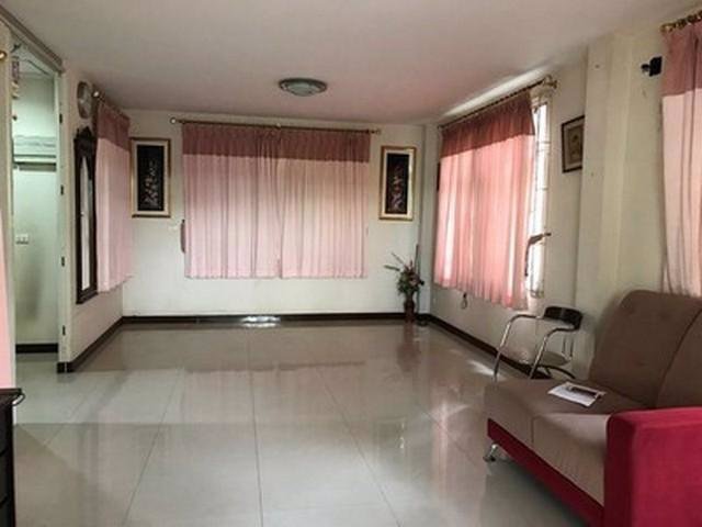 ให้เช่าบ้านเดี่ยว-2-ชั้น-ใกล้สนามบินดอนเมือง-เฟอร์บางส่วน-หมู่บ้านกฤษณา-ย่านดอนเมือง