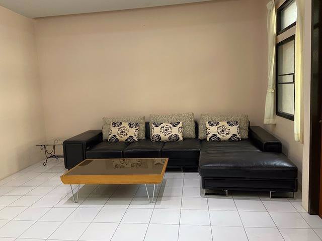 ให้เช่าทาวน์เฮ้าส์-4-ชั้น-3-นอน-4-นํ้า-พื้นที่ใช้สอย-420-ตรม-หมู่บ้านชิชาคาสเซิล-สุขุมวิท-31