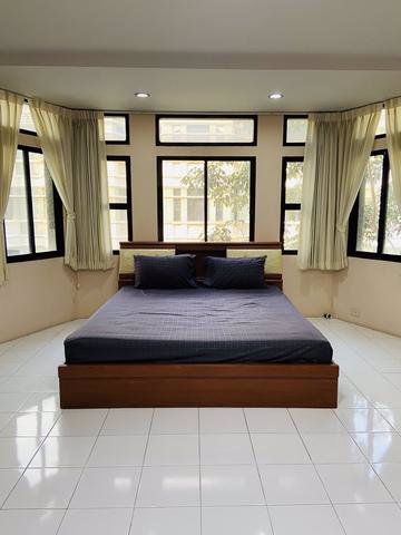 ให้เช่าทาวน์เฮ้าส์-4-ชั้น-3-นอน-4-นํ้า-พื้นที่ใช้สอย-420-ตรม-หมู่บ้านชิชาคาสเซิล-สุขุมวิท-31