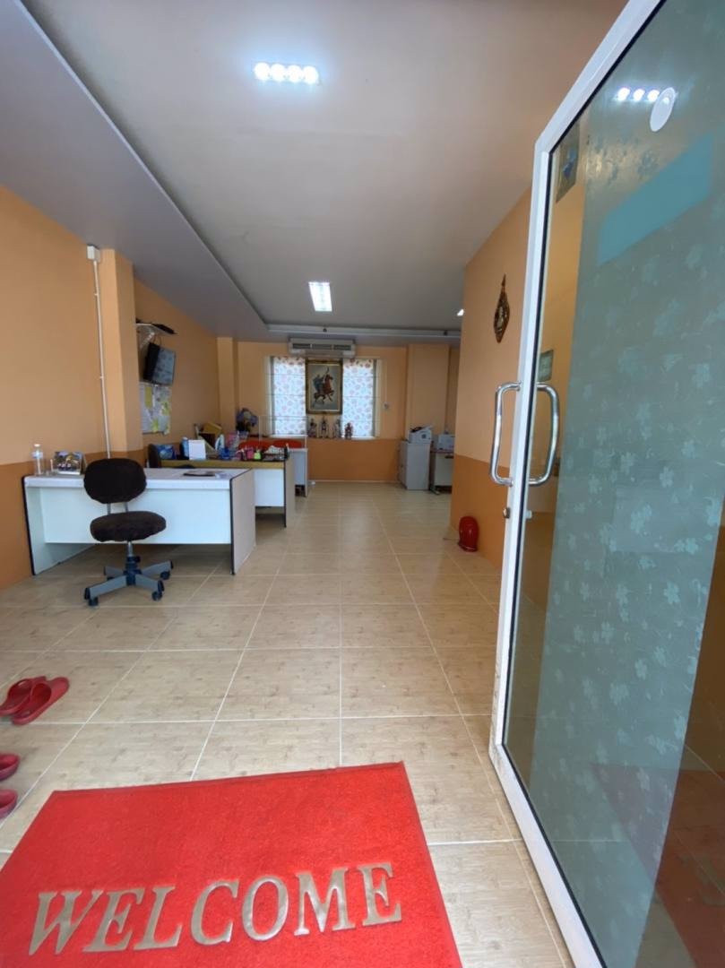 ให้เช่าโรงงานเย็บผ้า-เขตบางขุนเทียน-สามารถตัดเย็บได้เลย-มีโกดังเก็บของภายใน-สำนักงาน-ห้องประชุม