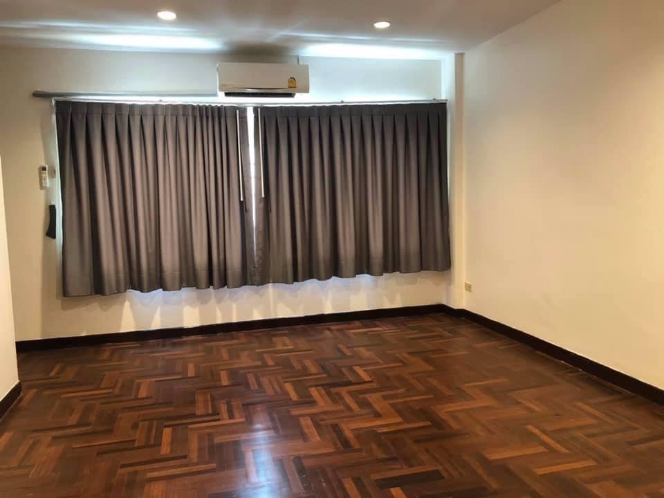 ให้เช่าทาวน์โฮม-3-ชั้น-เหมาะสำหรับอยู่อาศัย-หรือทำออฟฟิศ-ซอยทองหล่อ36-ใกล้-bts-ทองหล่อ