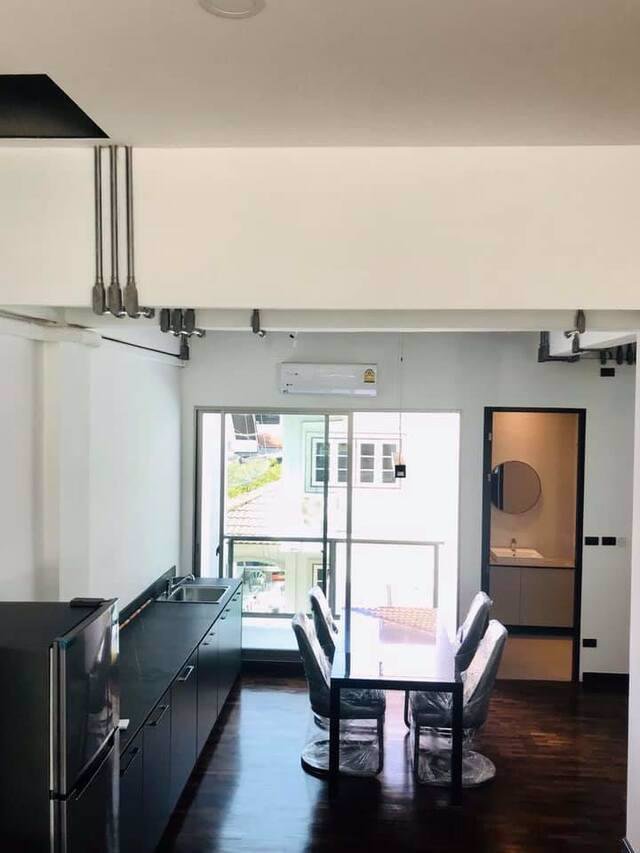 ขายและให้เช่าทาวน์เฮ้าส์-4-ชั้น-พื้นที่ใช้สอย-340-ตรม-หมู่บ้านพร้อมพรรคเพลส-ซอยทองหล่อ-25