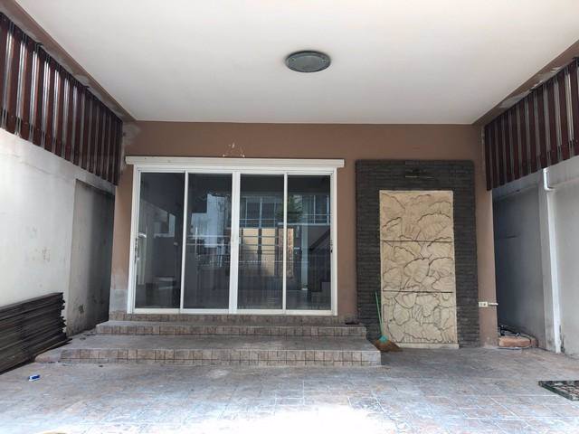 ให้เช่าทาวน์เฮ้าส์-3-ชั้น-เหมาะสำหรับพักอาศัยหรือทำออฟฟิต-เนื้อที่-32-ตรว-ถนนสาธุประดิษฐ์-15