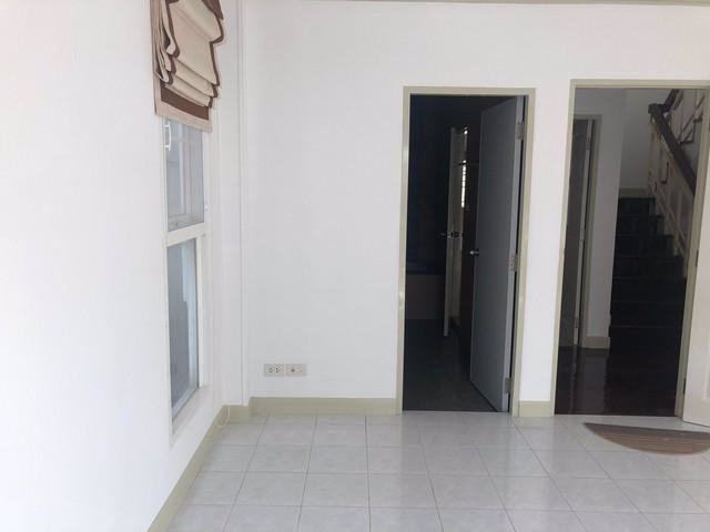 ให้เช่าทาวน์เฮ้าส์-3-ชั้น-เหมาะสำหรับพักอาศัยหรือทำออฟฟิต-เนื้อที่-32-ตรว-ถนนสาธุประดิษฐ์-15