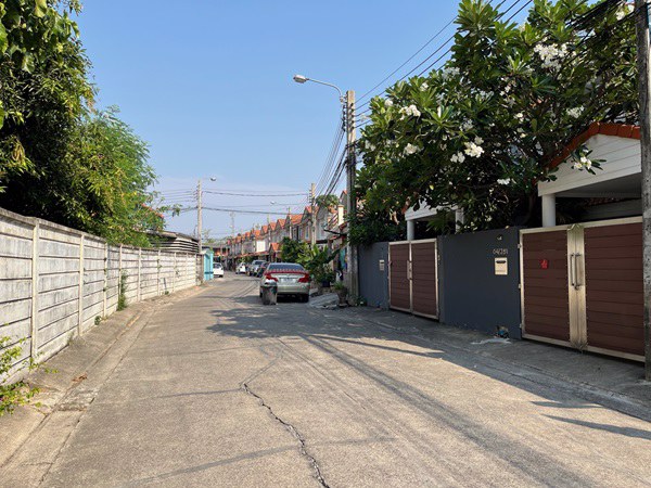 ด่วนขายถูกมากบ้านหรู-modern-เพิ่งตกแต่งใหม่เฟอร์ครบ-2250000-บาท-ใกล้-central-westgate-บางใหญ่