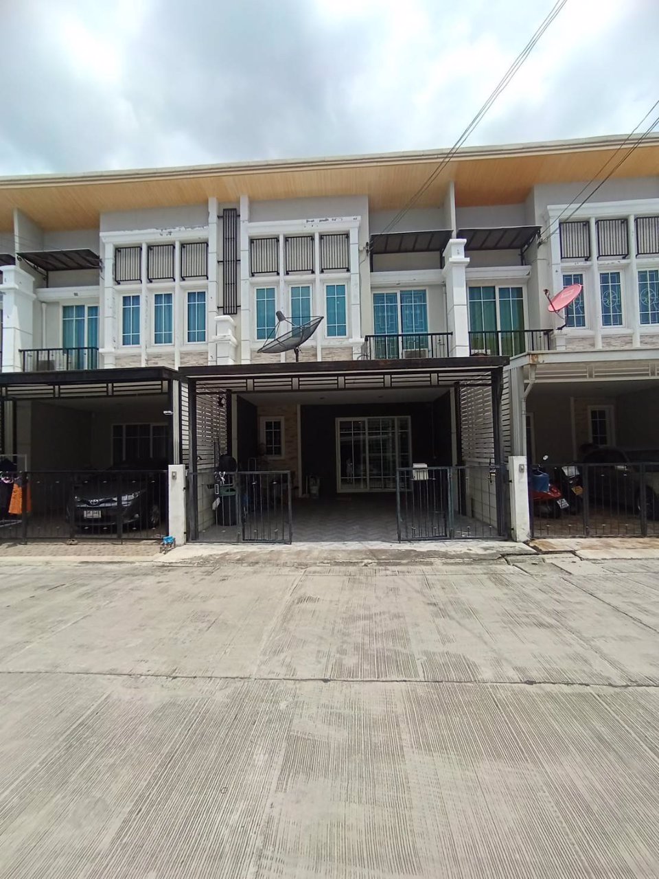 ขายด่วน-ทาวน์โฮม-ทำเลบางกรวย-พระราม-7-ใกล้ทางด่วนศรีรัช