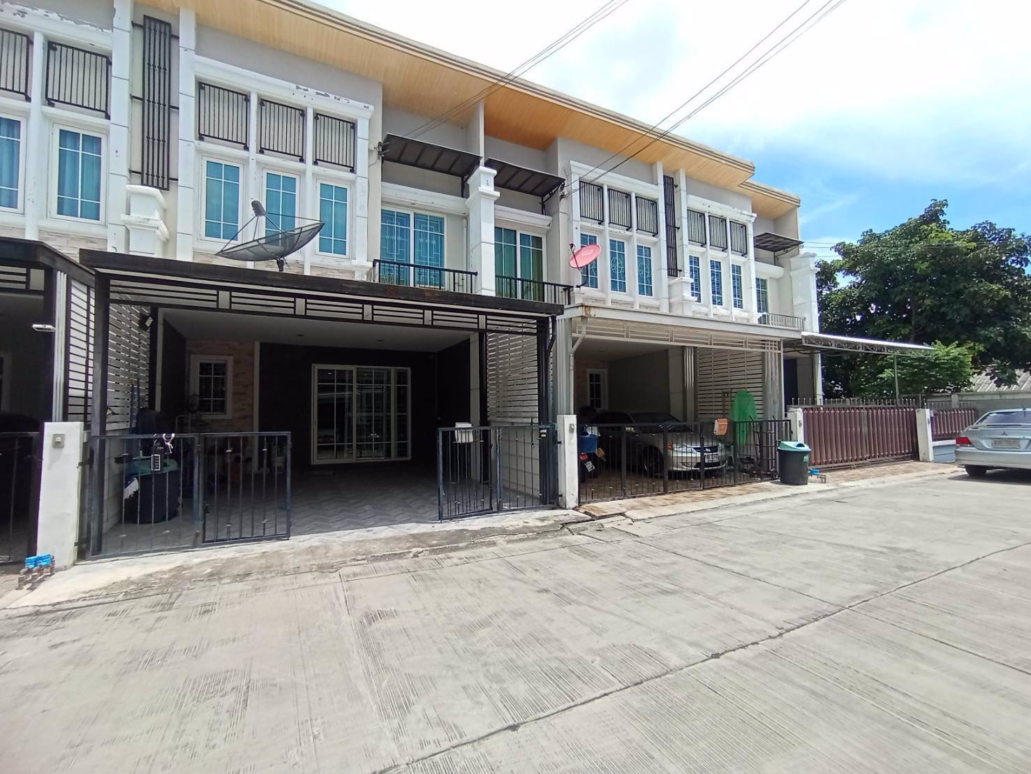 ขายด่วน-ทาวน์โฮม-ทำเลบางกรวย-พระราม-7-ใกล้ทางด่วนศรีรัช