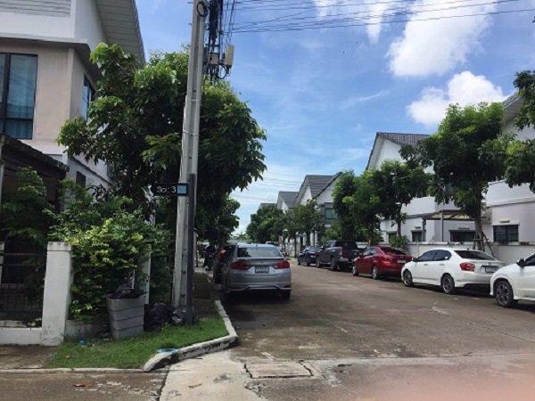 ขายทาวน์เฮ้าส์2ชั้น-หมู่บ้านโมดิวิลล่า-บางนา-ใกล้มเอแบคบางนา-กม26-ซอยวัดศิริเสาธง-สมุทรปราการ