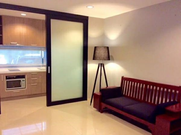 pet-friendly-noble-cube-pattanakarn-townhouse-for-rent