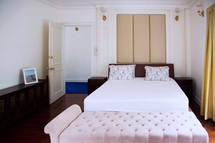 บ้านสวยหรูย่านใจกลางเมืองสไตล์โคโลเนียล-พร้อมการตกแต่งภายในร่วมสมัยที่สุขุมวิท-33