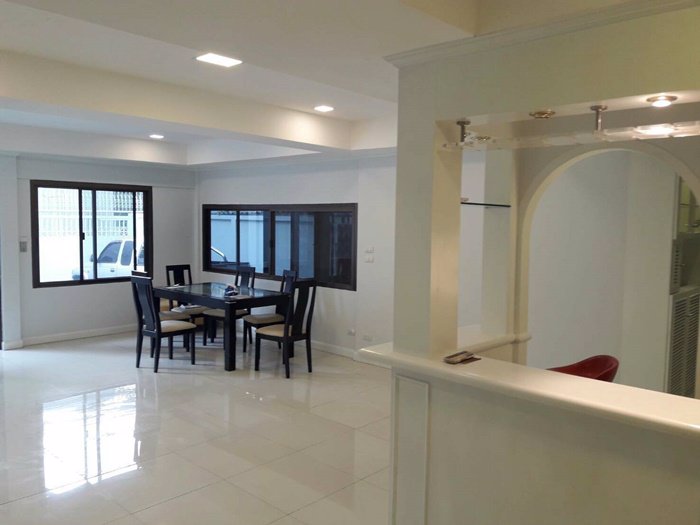 บ้านเดี่ยว-ว่างให้เช่า-ในซอยสุขุมวิท-34-ใกล้-bts-พร้อมพงศ์-ห่างจากถนนสุขุมวิท-800-เมตร