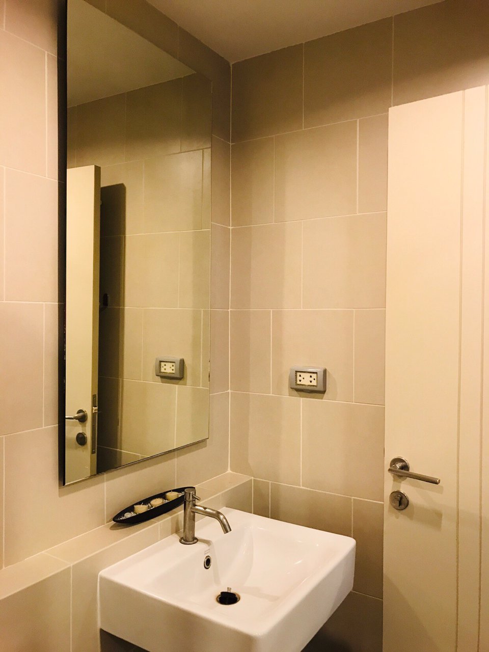 ให้เช่าคอนโด-เดอะเบส-พระราม-9-รามคำแหง-ห้องมุม-