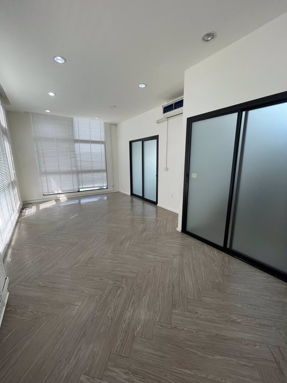 ให้เช่า-อาคารพาณิชย์-4-ชั้น-โครงการ-district-ในซอยลาดพร้าว-113