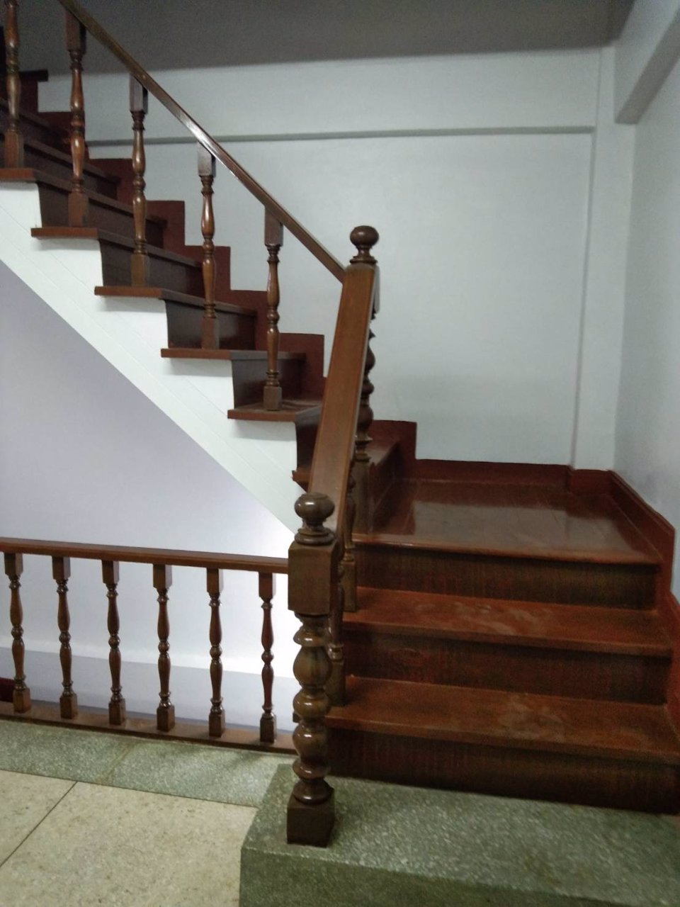 ให้เช่าอาคารพาณิชย์-ติดถนนประชาราษฎร์บำเพ็ญ-ใกล้ถนนรัชดาภิเษก-และ-mrt-ห้วยขวาง-400-เมตร-39000-บาท