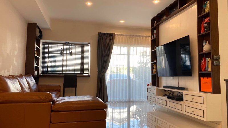 ขาย-ทาวน์โฮม-2-ชั้น-หมู่บ้านอินดี้-ศรีนครินทร์-ร่มเกล้า-24-เป็นโครงการของ-land-house-เขตมีนบุรี-กรุ