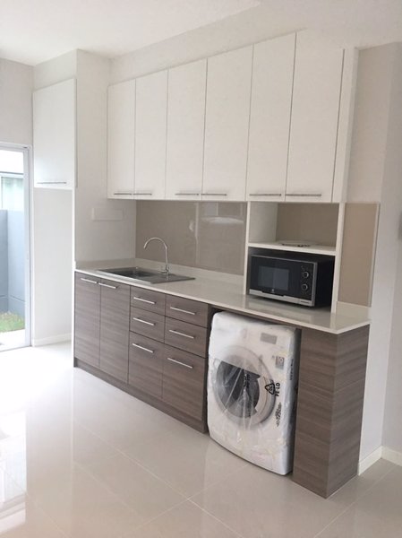 ขาย-ทาวน์โฮม-2-ชั้น-หมู่บ้านอินดี้-ศรีนครินทร์-ร่มเกล้า-24-เป็นโครงการของ-land-house-เขตมีนบุรี-กรุ