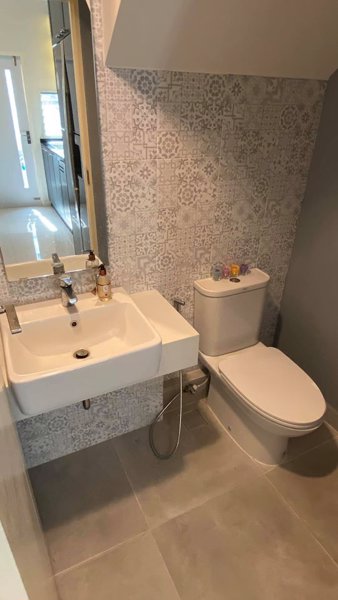 ขาย-ทาวน์โฮม-2-ชั้น-หมู่บ้านอินดี้-ศรีนครินทร์-ร่มเกล้า-24-เป็นโครงการของ-land-house-เขตมีนบุรี-กรุ