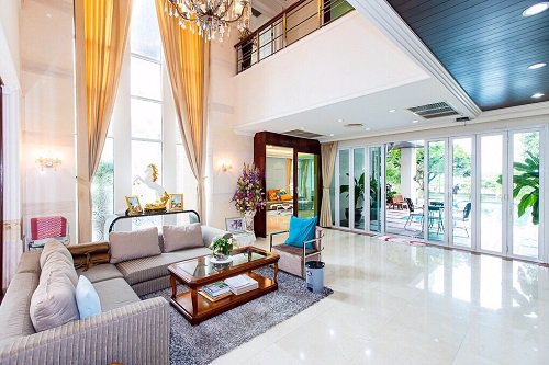 ขาย-บ้านหรู-หมู่บ้านบูลลากูน-1-แถมเฟอร์นิเจอร์ทั้งหลัง-ทำเลดี-ติดทางด่วน-มีสระว่ายน้ำ-เขตประเวศ