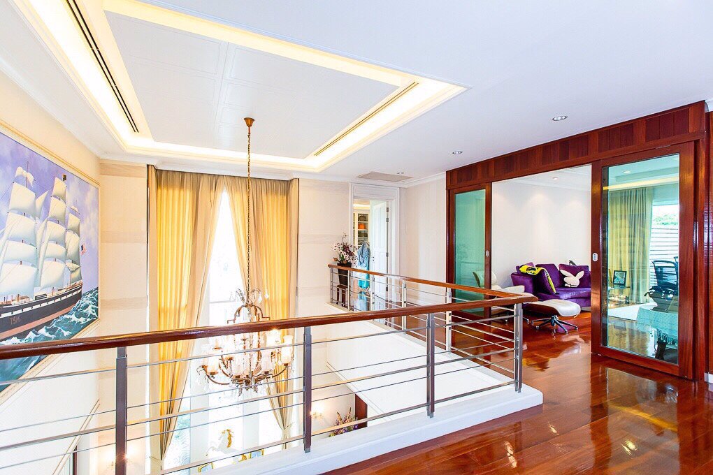 ขาย-บ้านหรู-หมู่บ้านบูลลากูน-1-แถมเฟอร์นิเจอร์ทั้งหลัง-ทำเลดี-ติดทางด่วน-มีสระว่ายน้ำ-เขตประเวศ