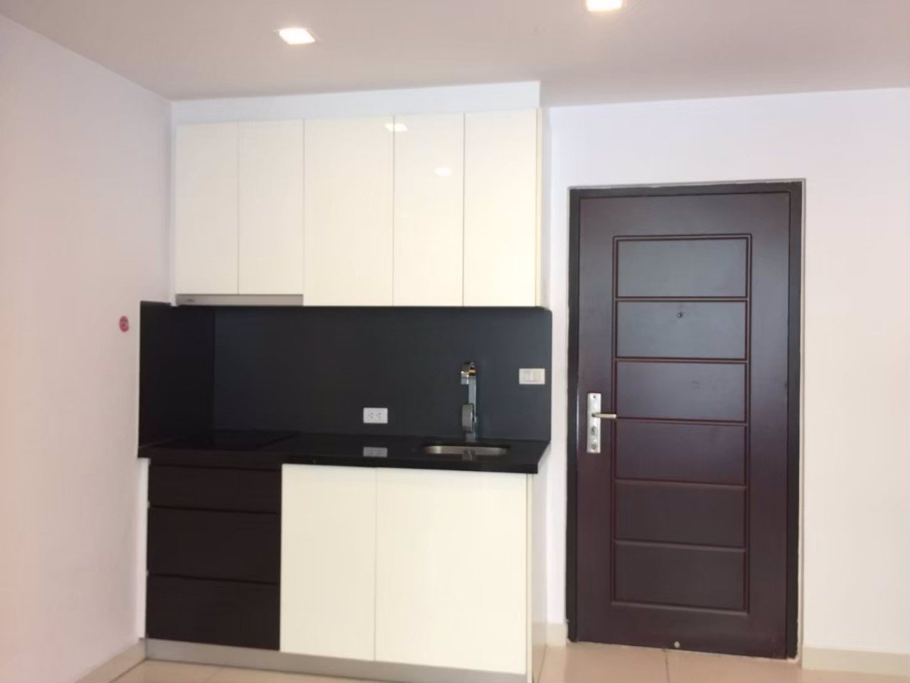 ขาย-คอนโด-park-royal-3-ปาร์ค-รอยัล-3-อาคารใหม่สไตล์โมเดิร์น-เฟอร์นิเจอร์ครบครัวพร้อมเข้าอยู่-พัทยา