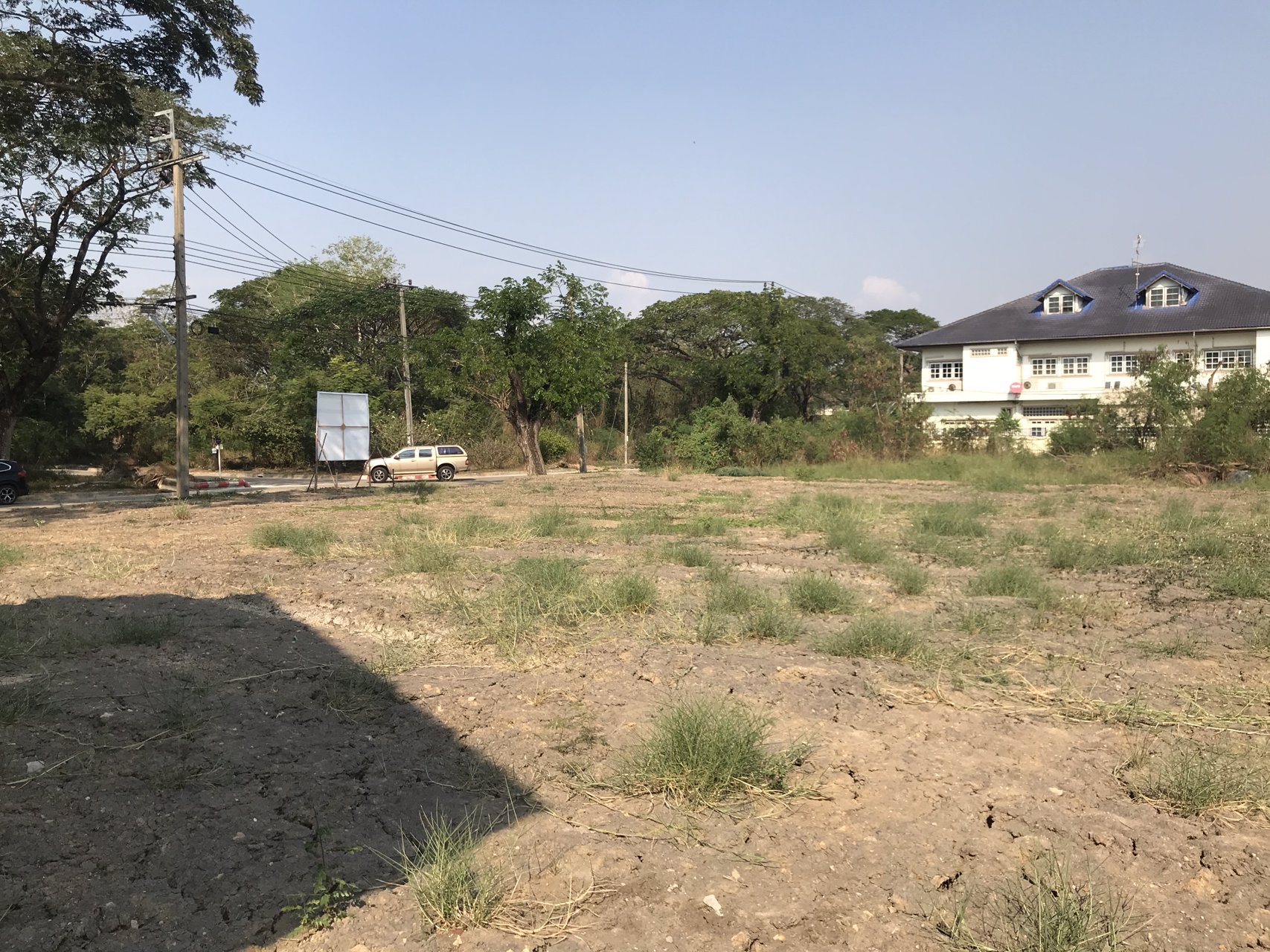 ขาย-ที่ดินเปล่าถมแล้ว-ติดถนนเมน-อยู่หมู่บ้านรวมเก้า-ซอยพุทธมลฑลสาย-2-ซอย-11