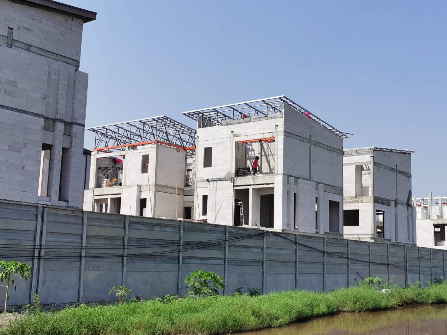 ขาย-ที่ดินทำเลดี-ล้อมหมู่บ้านจัดสรร3โครงการ-ที่ติดถนนซอยยาว-162-เมตร-996846000บาท-กรุงเทพ​มหานคร