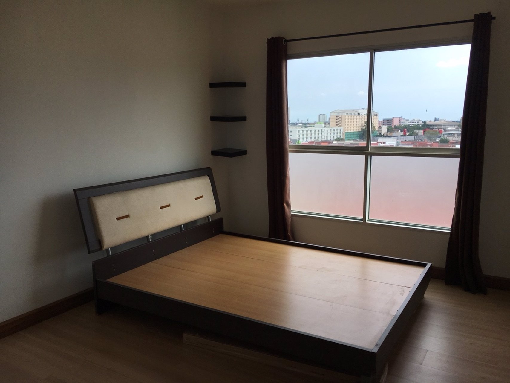 ขาย-ให้เช่า-คอนโดมิเนี่ยม-อยู่ฟรี1เดือน-โครงการ-s-s-sukhumvit-ใกล้รถไฟฟ้า-bts-พร้อมเฟอร์นิเจอร์แล