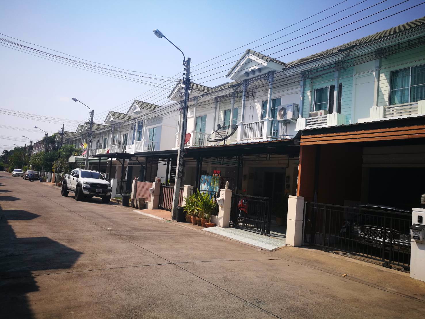 ขาย-ทาวน์เฮ้าส์-2-ชั้น-หมู่บ้านเดอะวิลล่า-ท่าอิฐ-ตกแต่งพร้อมเข้าอยู่-จังหวัดนนทบุรี