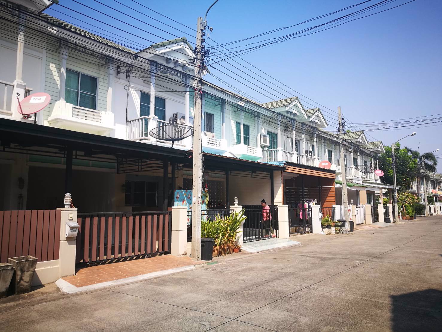 ขาย-ทาวน์เฮ้าส์-2-ชั้น-หมู่บ้านเดอะวิลล่า-ท่าอิฐ-ตกแต่งพร้อมเข้าอยู่-จังหวัดนนทบุรี