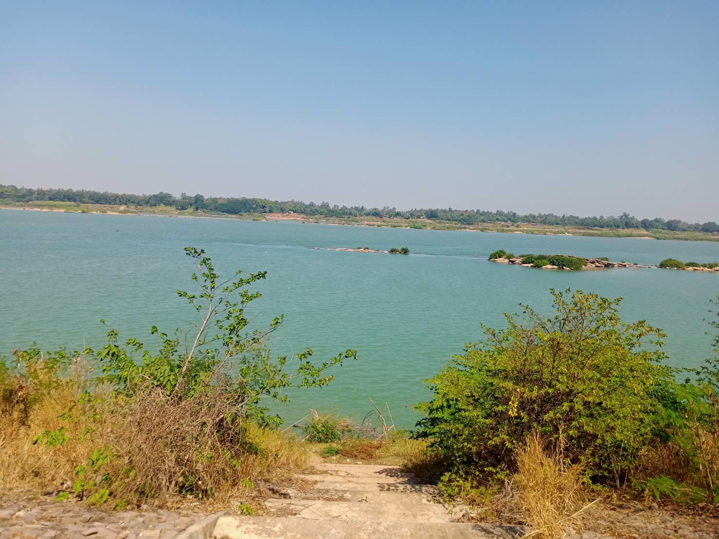 ขายที่ดิน-ชานเมืองมุกดาหาร-บ้านนาเวียงแก-สามารถเดินชมวิวแม่น้ำโขงได้