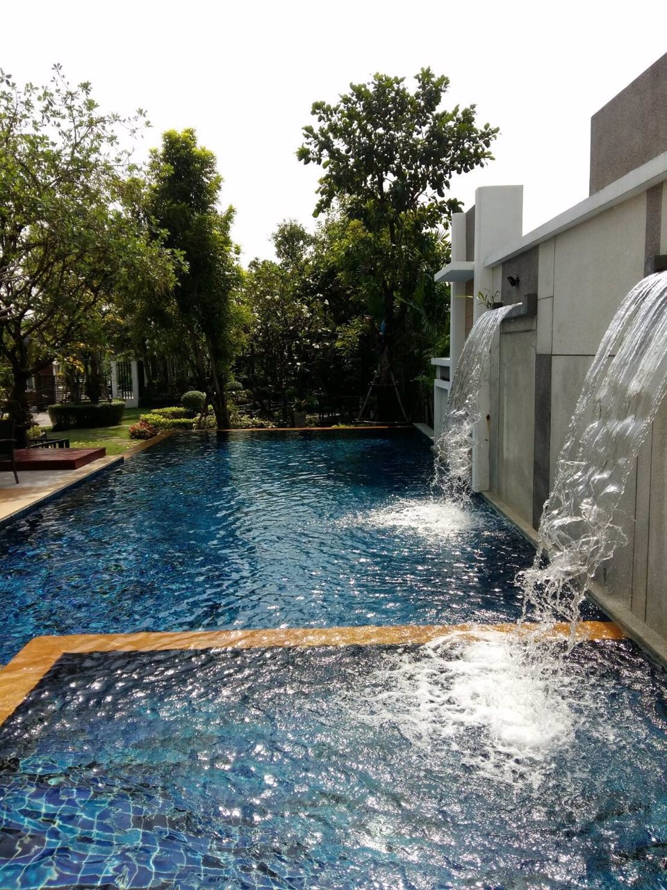 ขายทาวน์โฮม-3ชั้น-หลังเซ็ลทรัลพระราม2