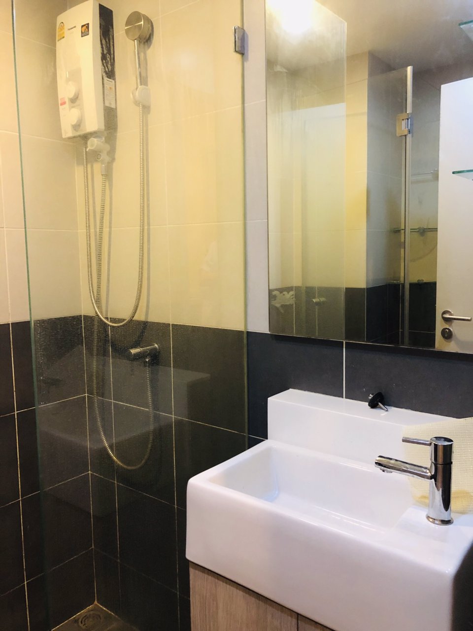 ให้เช่า-ideo-mobi-charun-interchange-8000-บาท-รวมส่วนกลาง