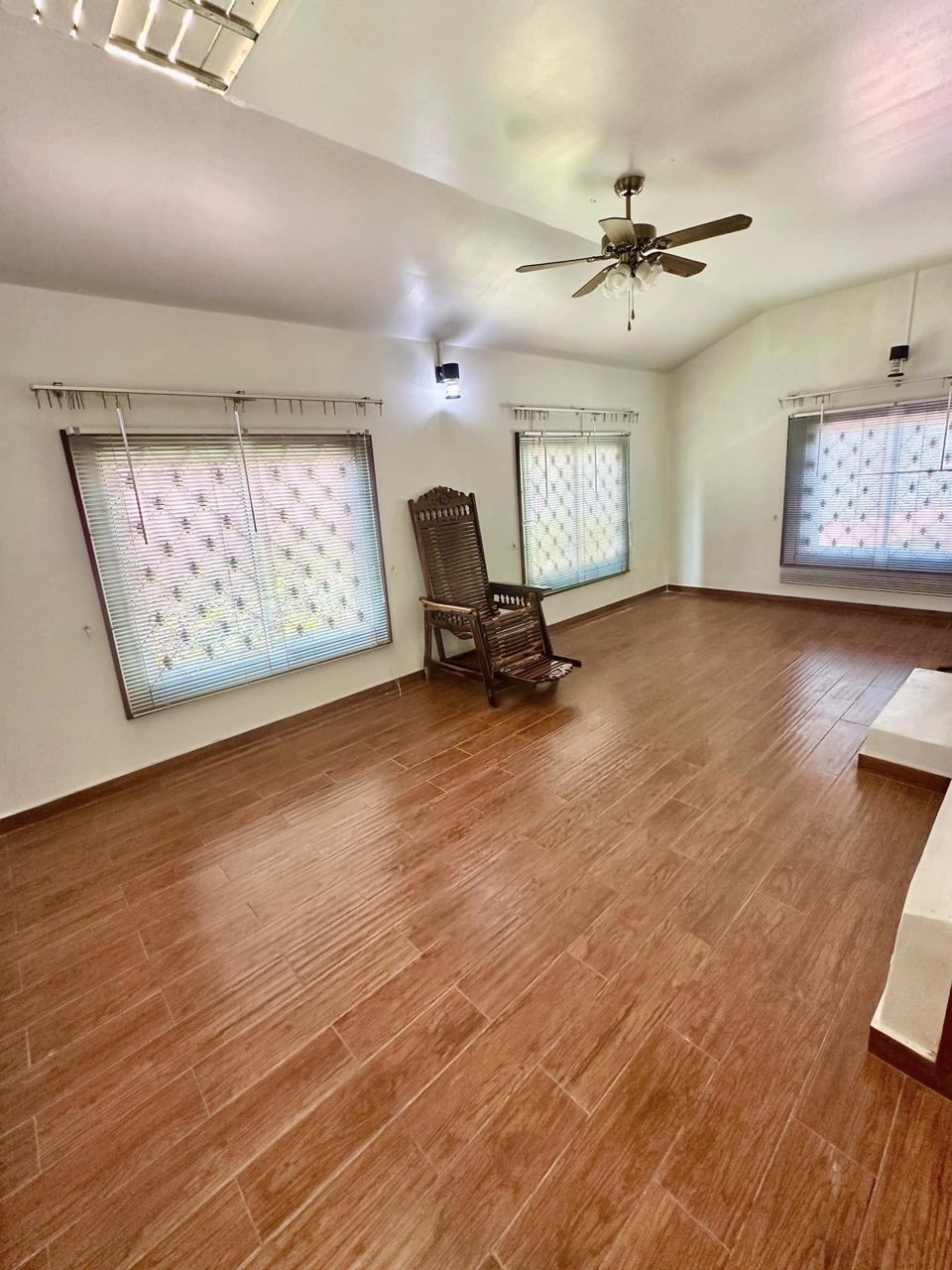 ขายด่วน-บ้านเดี่ยว-2-ชั้น-หมู่บ้านนวนคร-64-ตรว