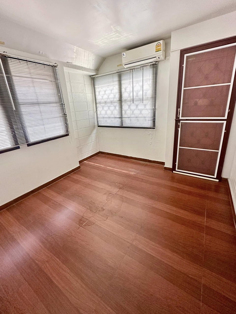 ขายด่วน-บ้านเดี่ยว-2-ชั้น-หมู่บ้านนวนคร-64-ตรว