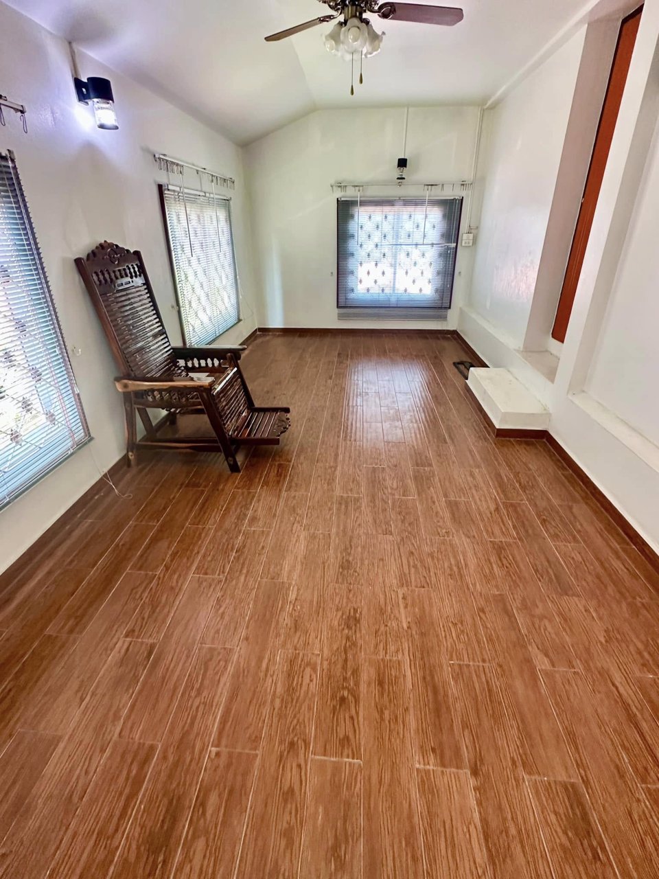 ขายด่วน-บ้านเดี่ยว-2-ชั้น-หมู่บ้านนวนคร-64-ตรว