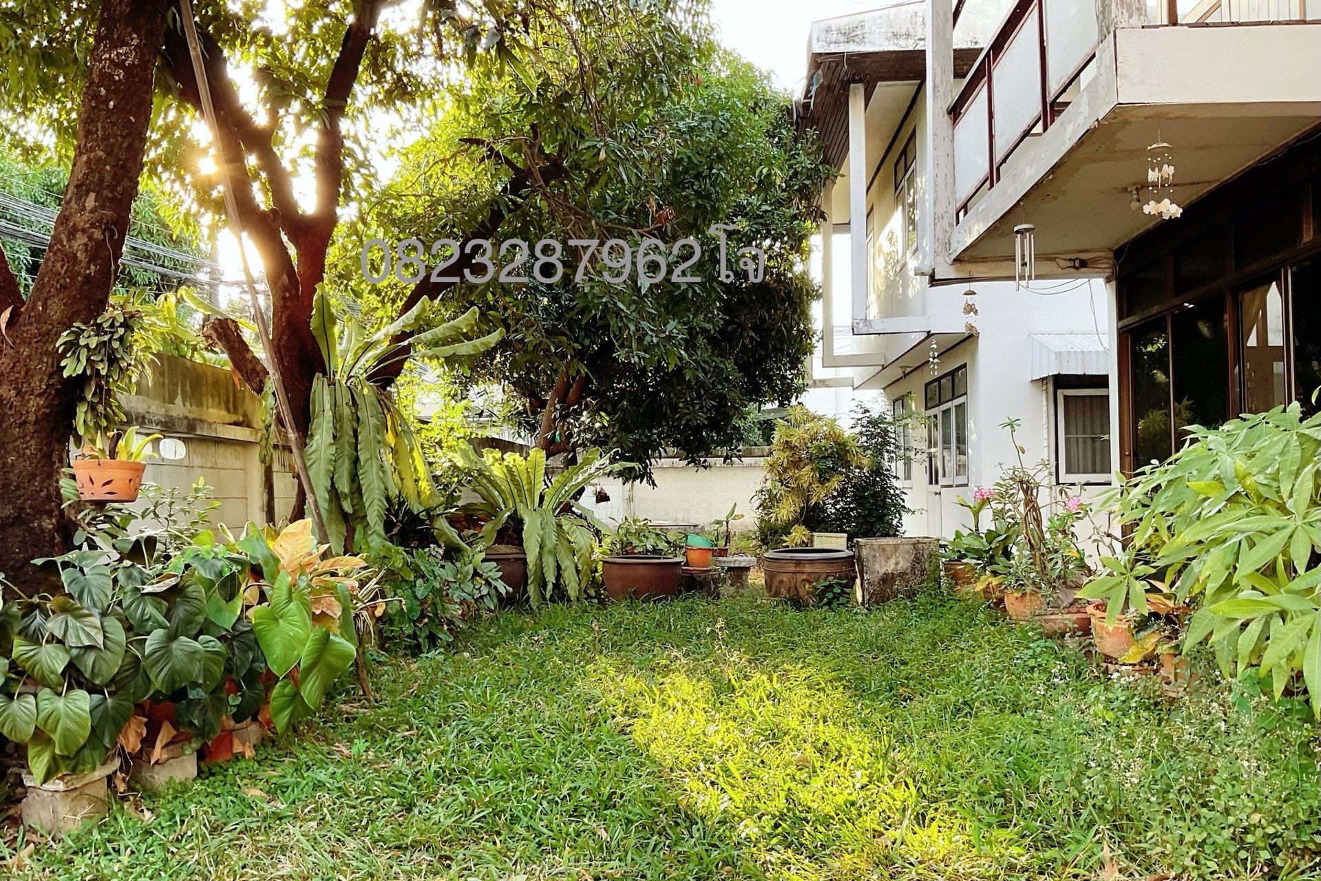 ขายด่วนที่ดินกับบ้าน2ชั้น2หลังย่านสุทธิสาร-รัชดา-ห้วยขวาง