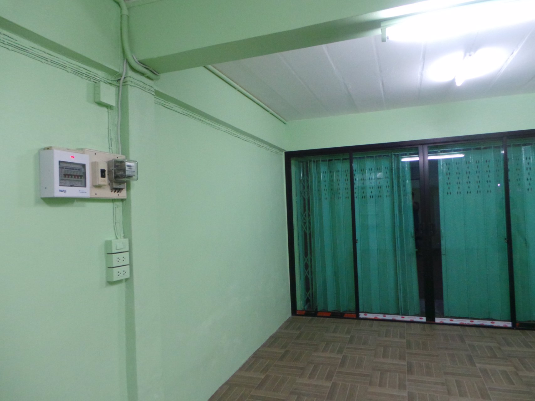 อาคารพาณิชย์ชั้นล่างให้เช่าพื้นที่ทำ-สำนักงานอ๊อฟฟิตหรือ-ร้านค้าร้านอาหารและเครื่องดื่มคาเฟ่