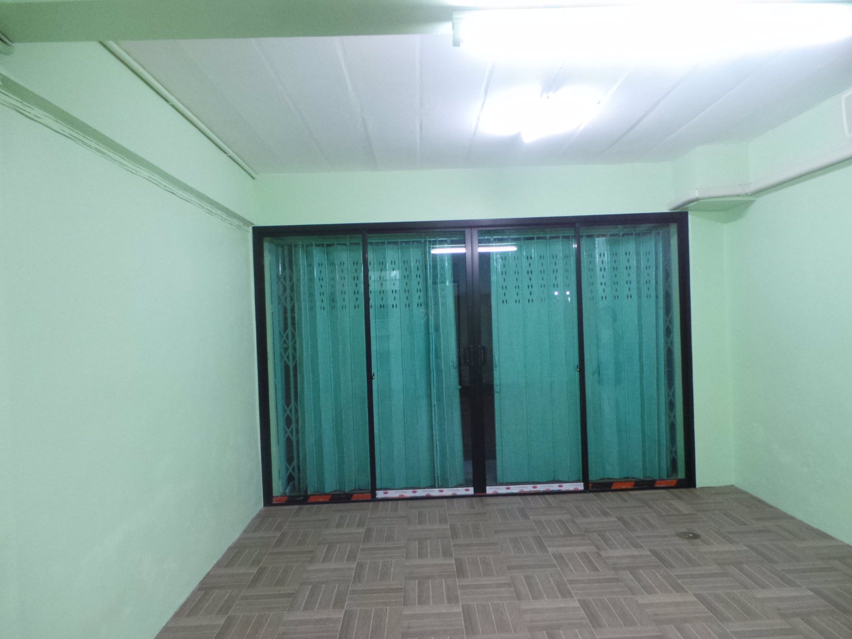 อาคารพาณิชย์ชั้นล่างให้เช่าพื้นที่ทำ-สำนักงานอ๊อฟฟิตหรือ-ร้านค้าร้านอาหารและเครื่องดื่มคาเฟ่