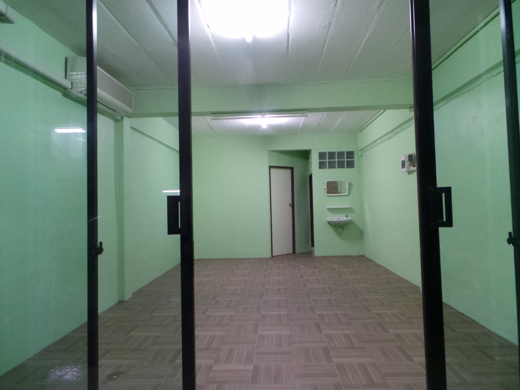 อาคารพาณิชย์ชั้นล่างให้เช่าพื้นที่ทำ-สำนักงานอ๊อฟฟิตหรือ-ร้านค้าร้านอาหารและเครื่องดื่มคาเฟ่