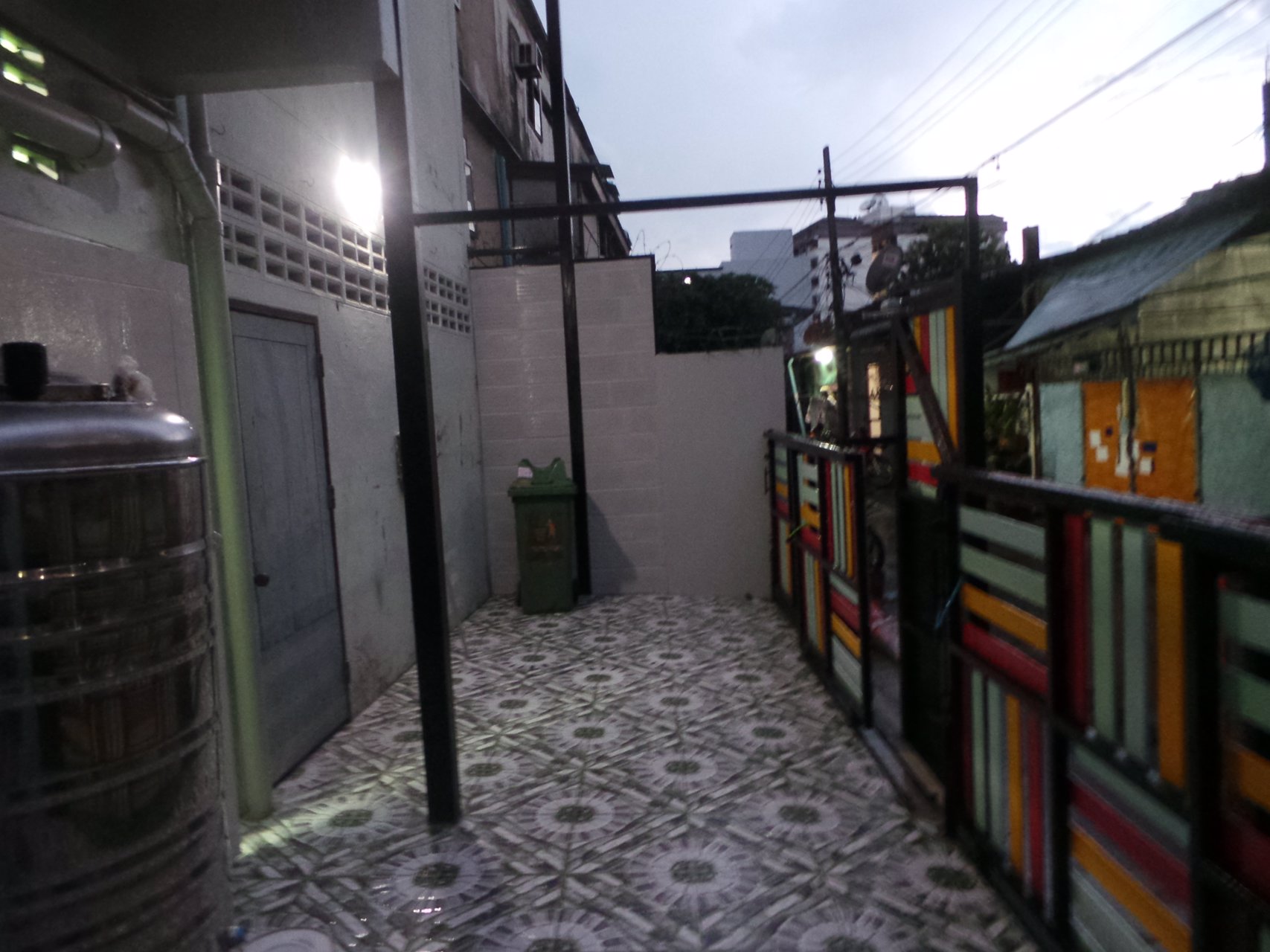 อาคารพาณิชย์ชั้นล่างให้เช่าพื้นที่ทำ-สำนักงานอ๊อฟฟิตหรือ-ร้านค้าร้านอาหารและเครื่องดื่มคาเฟ่