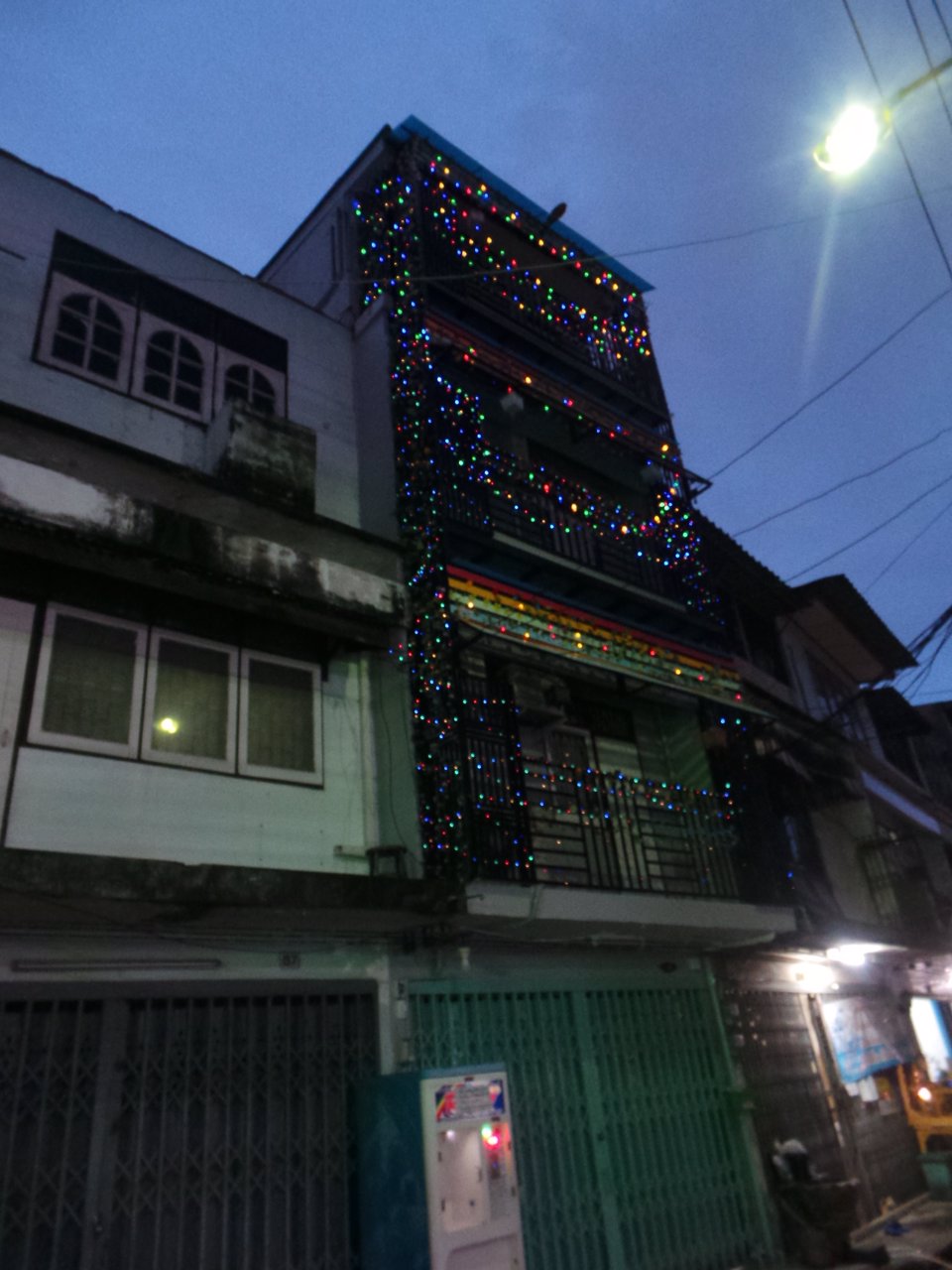 อาคารพาณิชย์ชั้นล่างให้เช่าพื้นที่ทำ-สำนักงานอ๊อฟฟิตหรือ-ร้านค้าร้านอาหารและเครื่องดื่มคาเฟ่