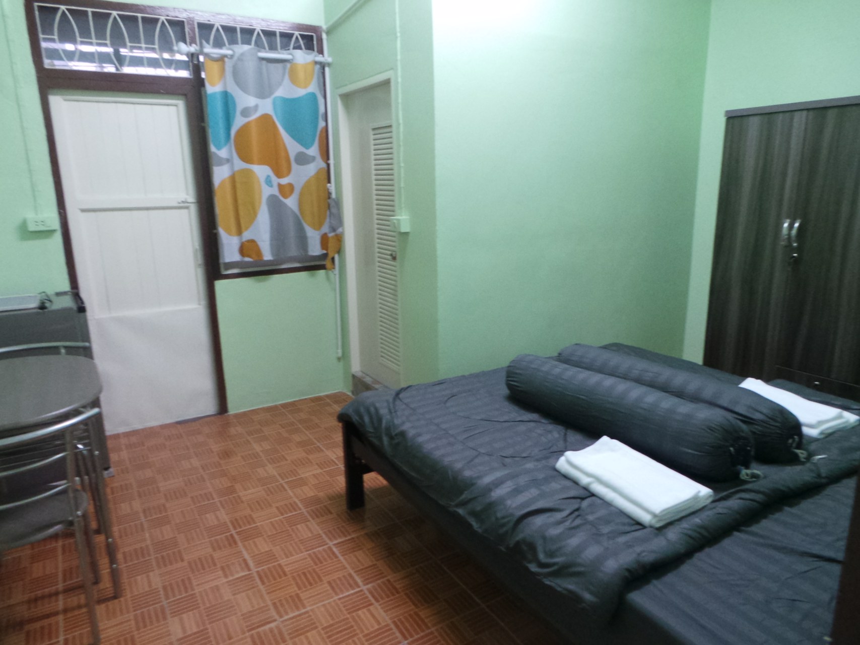 มี-หอพัก-ห้องพัก-ให้เช่า-แบบรายวันและรายเดือน