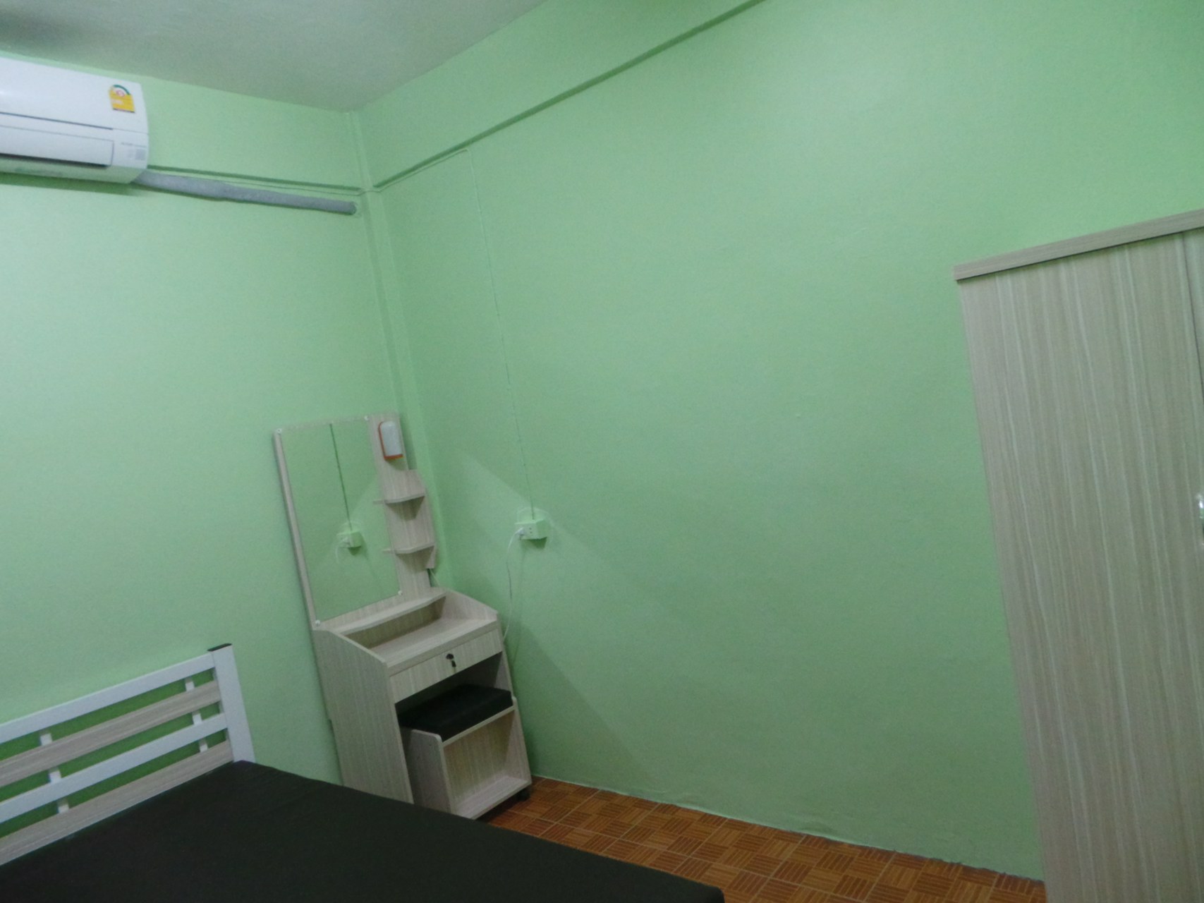 มี-หอพัก-ห้องพัก-ให้เช่า-แบบรายวันและรายเดือน